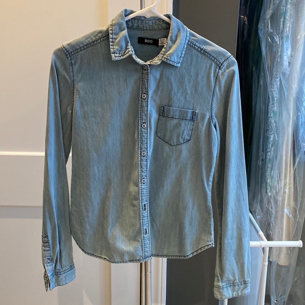 Women’s BDG light wash denim shirt